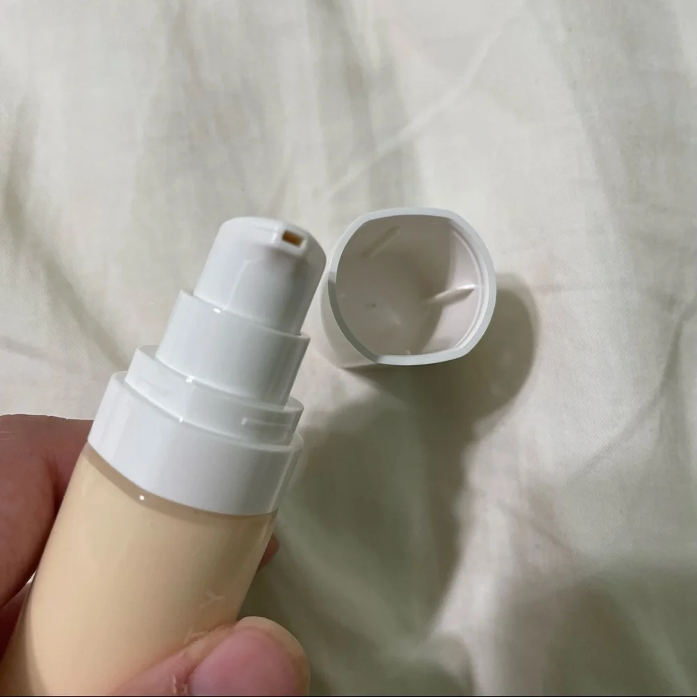 ‼️FENTY BEAUTY PRO FILTER HYDRATING FOUNDATION 105 - Picture 3 of 7